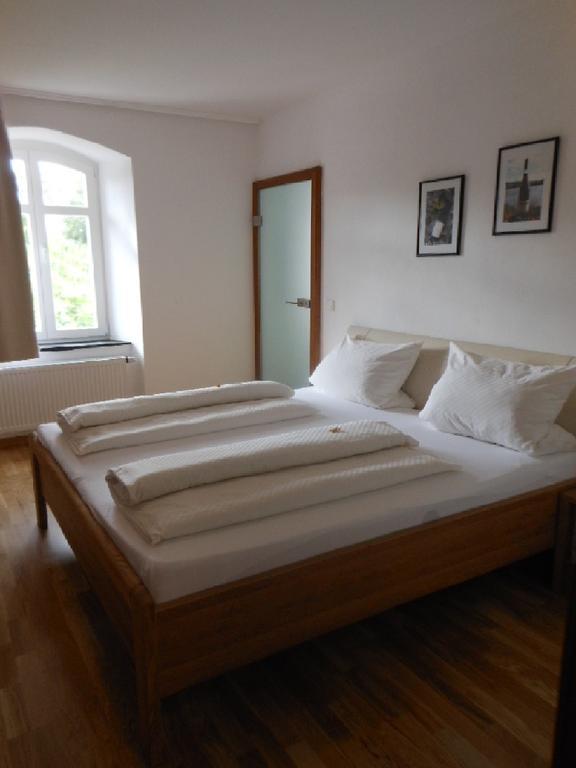Hotel- Weingut- Moselloreley Piesport Zimmer foto